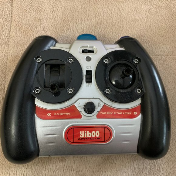 Yellow Yiboo R/C Helicopter w/Remote - UJ4703 - Picture 7 of 10